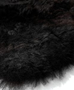 schapenvacht-kleed-tapijt-zwart-bruin--©-foto.