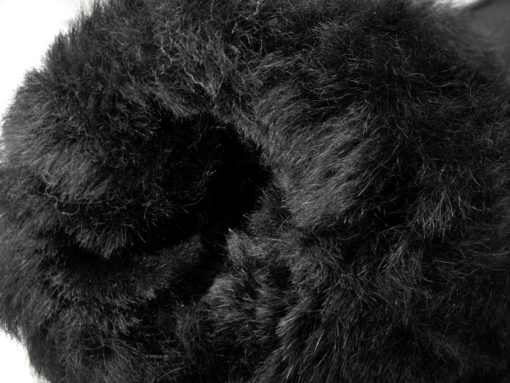 een detail van de zwarte schapenvacht-wol-