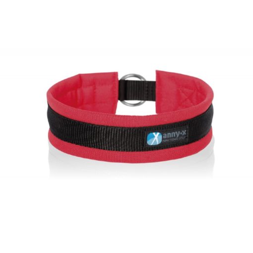 Sale/uitverkoop Deze halfcheck-halsband fun is ideaal voor hiking / outdoor activiteiten. De volledig verstelbare halsbanden zijn gevoerd met schuim en zijn comfortabel voor uw hond om te dragen. Ze beschermen de vacht en de brede voering zorgt voor een betere verdeling van de trekkracht. De buitenstof en de riem zijn vuil- en waterafstotend. Dankzij het gebruik van zeer slijtvaste materialen staan ​​anny ·x- halsbanden voor een lange levensduur en geringe slijtage. De sloten en metalen ringen zijn van hoge kwaliteit om een ​​optimale veiligheid te garanderen. Het is belangrijk voor ons erop te wijzen dat zelfs met een goed gevoerde halsband de cervicale wervelkolom, het strottenhoofd of de schildklier kan worden belast door druk of spanning op de halsband. We raden daarom het gebruik van halsbanden aan voor niet-reactieve honden die al hebben geleerd om netjes aan de lijn te lopen, om vrij te rennen of als aanvulling op het hondentuig, bijv. B. met het oog op dubbele veiligheid.