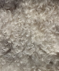 detail-grote lamsvacht-R20 offwhite met heerlijke wol